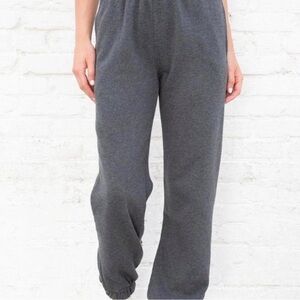 Brandy Melville rosa sweatpants, dark grey size: s/m